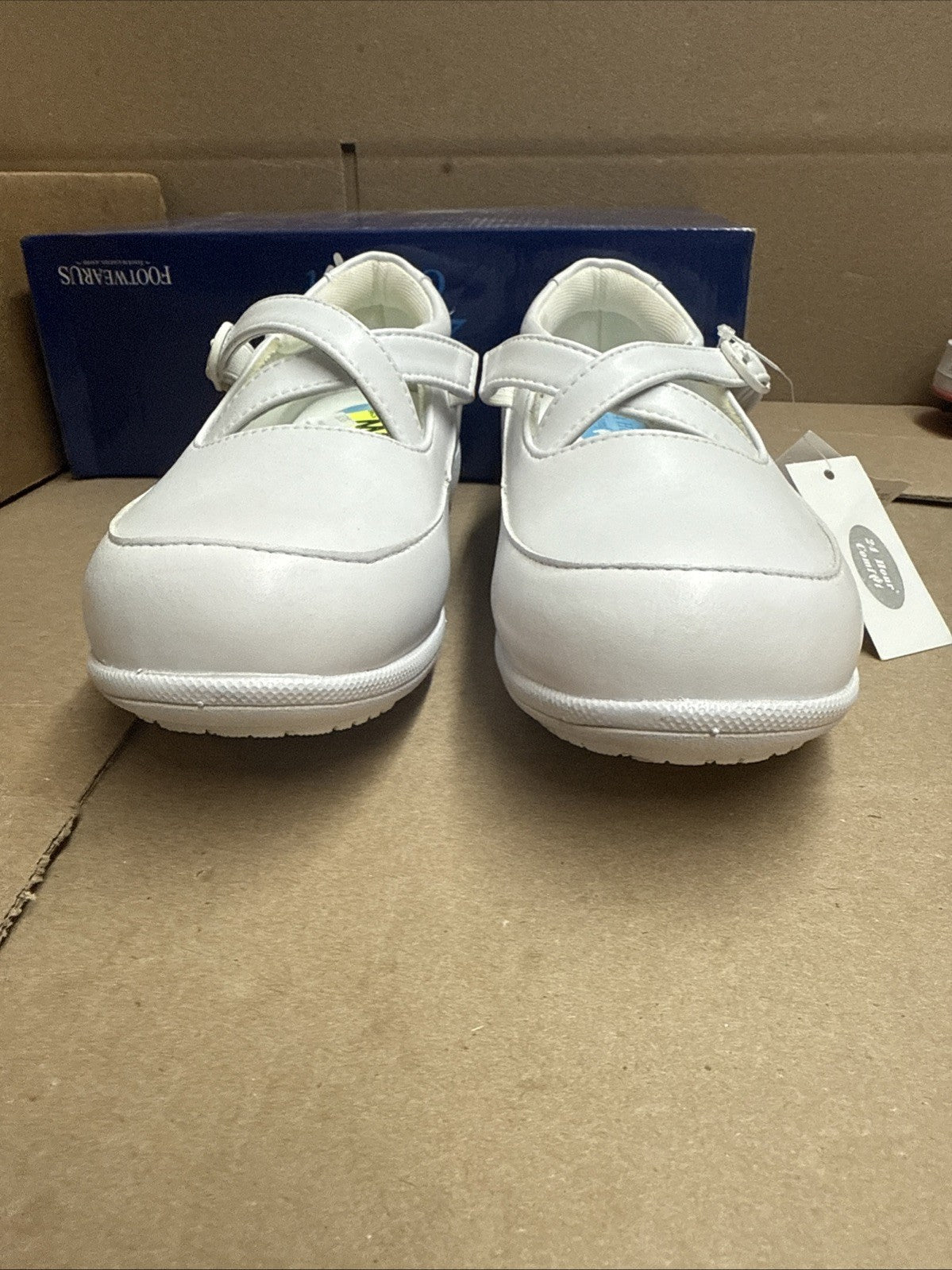 24 HOUR COMFORT Susan Women's 8 Wide Width Criss-Cross Strap Leather Shoes Nurse