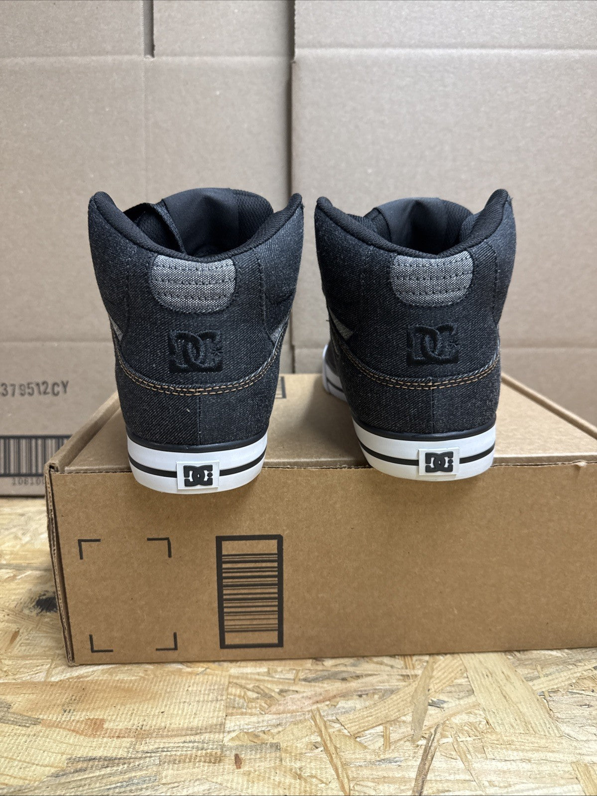 DC Pure High Top WC Shoes / sneakers 400043-1AB Size 8 NEW