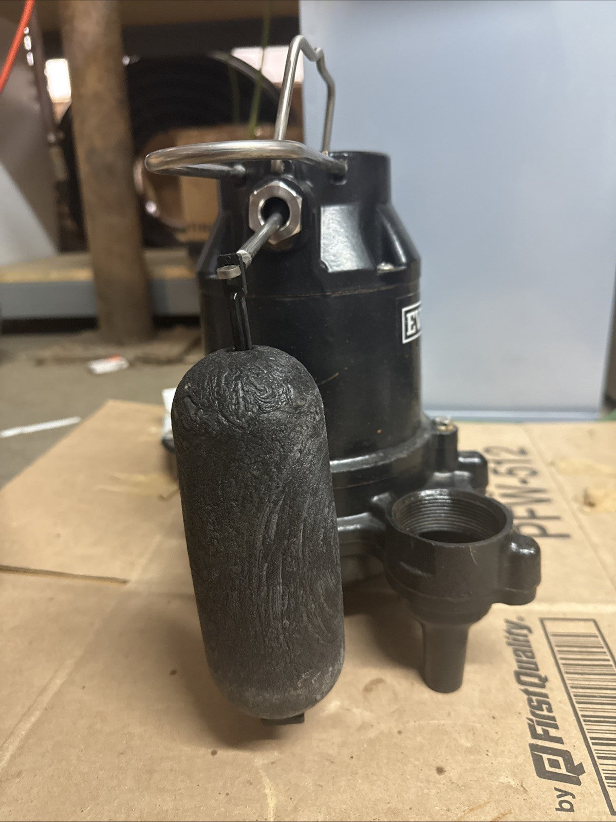 Everbilt 1/2 HP Cast Iron Sump Pump Model # HDS50 Used