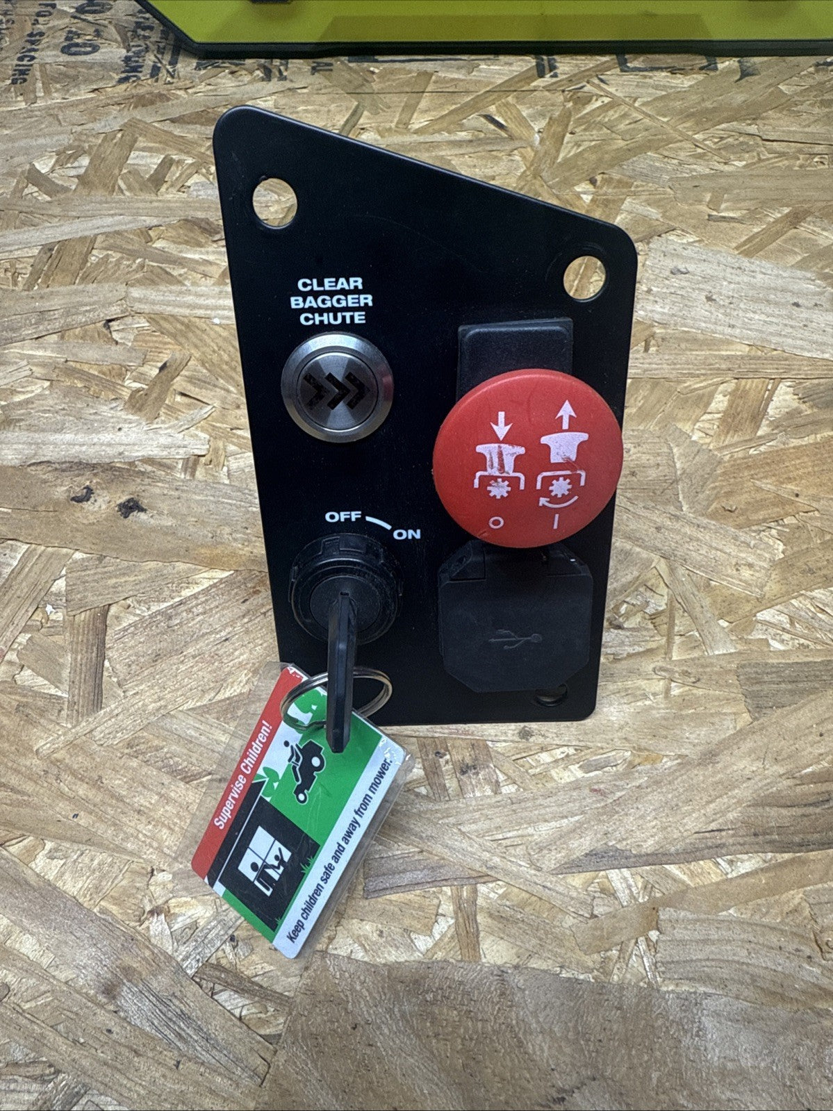 RYOBI Z30Li 80V HP 30" Key Switch, PTO, USB, Clear Bagger Chute. key included.