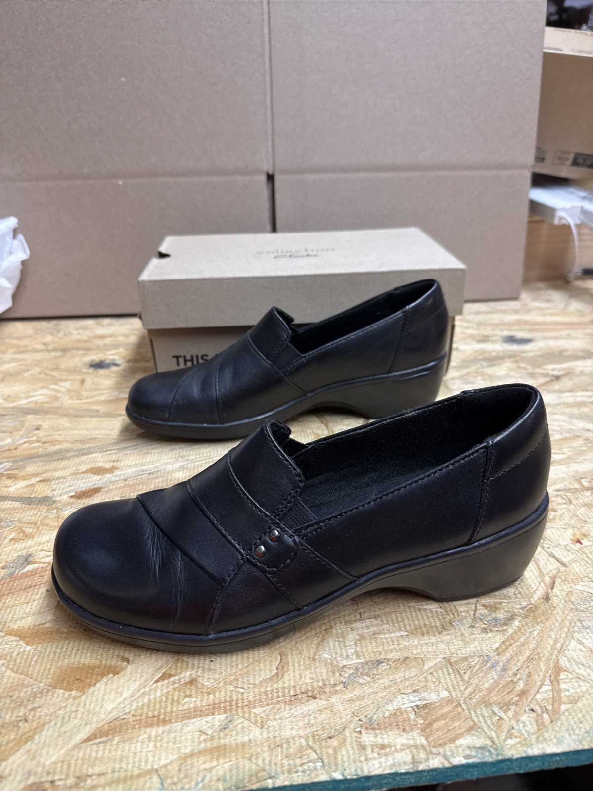 Clarks Womens May Marigold Black Heels Size 7 (2504229)