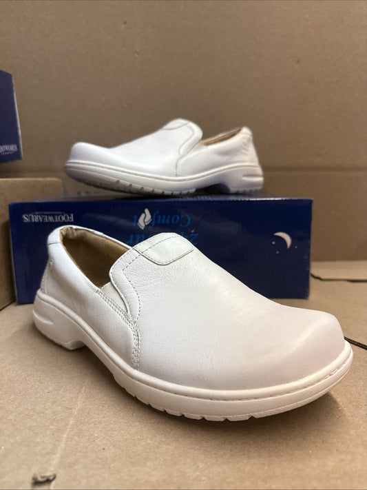 Nurse Mates Women's Slip-On Meredith Slip-Resistant Leather White Size 7.5W