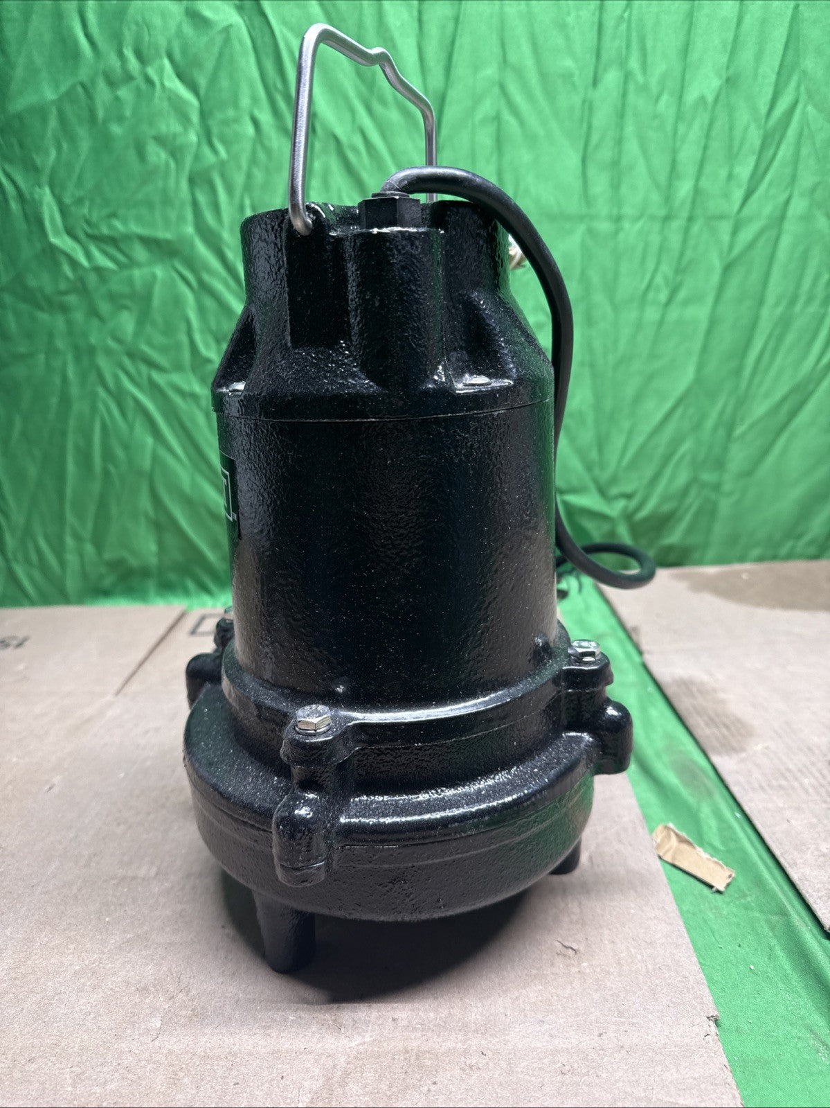 Everbilt 3/4HP Cast-Iron Pro-Grade Submersible Sump Pump 1004 120 345 HDS75 NOB