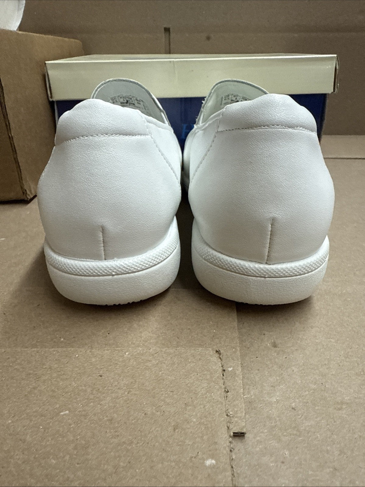 24 HOUR COMFORT Lila Women's 6.5 Wide Width Leather Slip-On Loafers Nurse