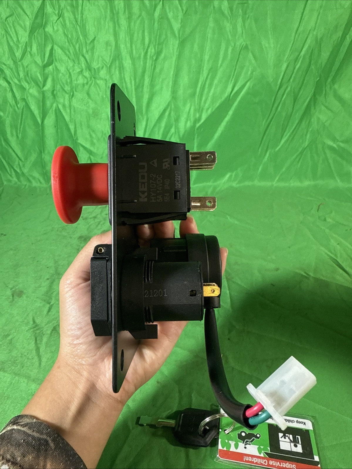 RYOBI Z30Li 80V HP 30" Key Switch, PTO, USB, Clear Bagger Chute. key included.