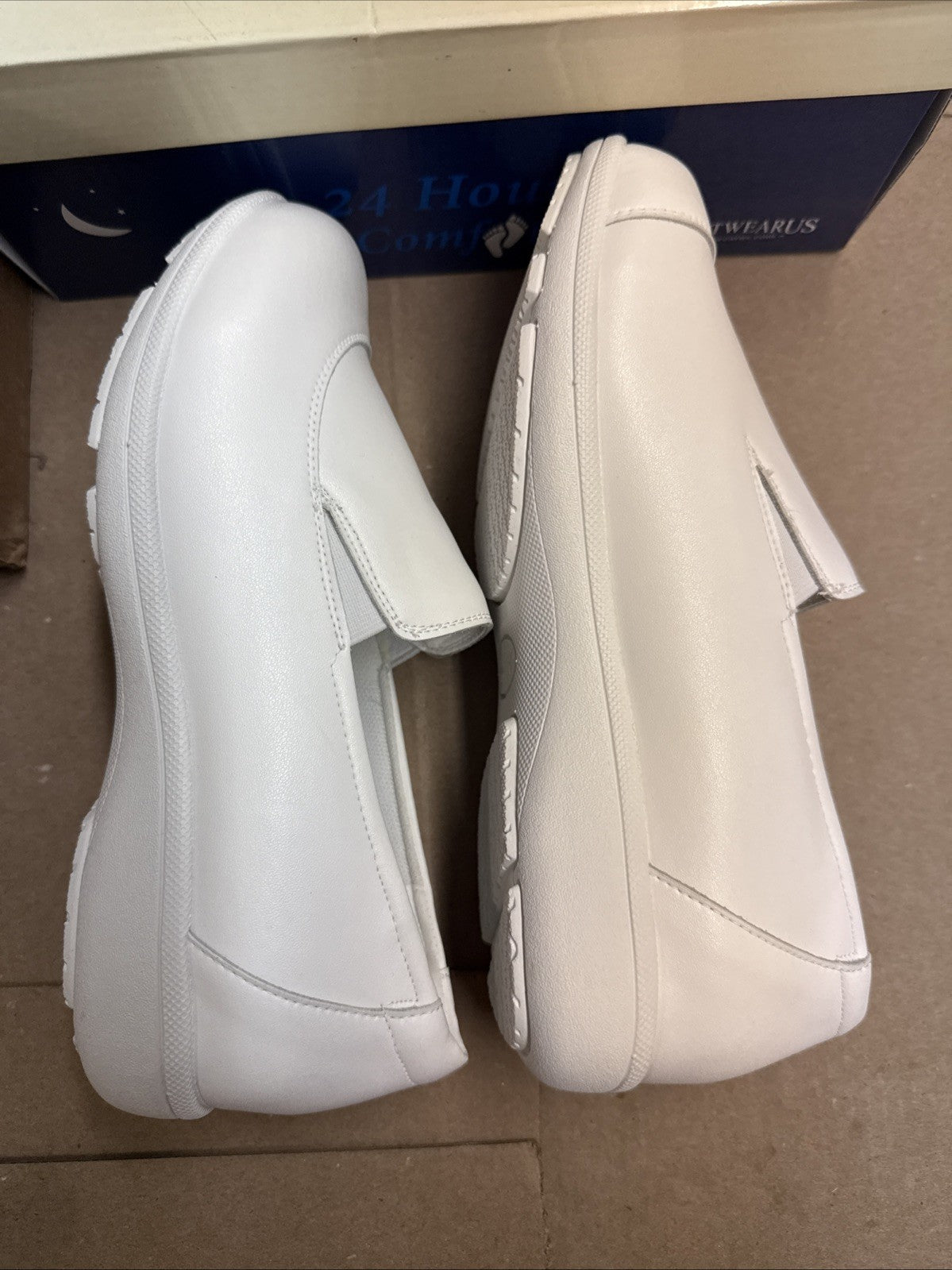 24 HOUR COMFORT Lila Women's 6.5 Wide Width Leather Slip-On Loafers Nurse