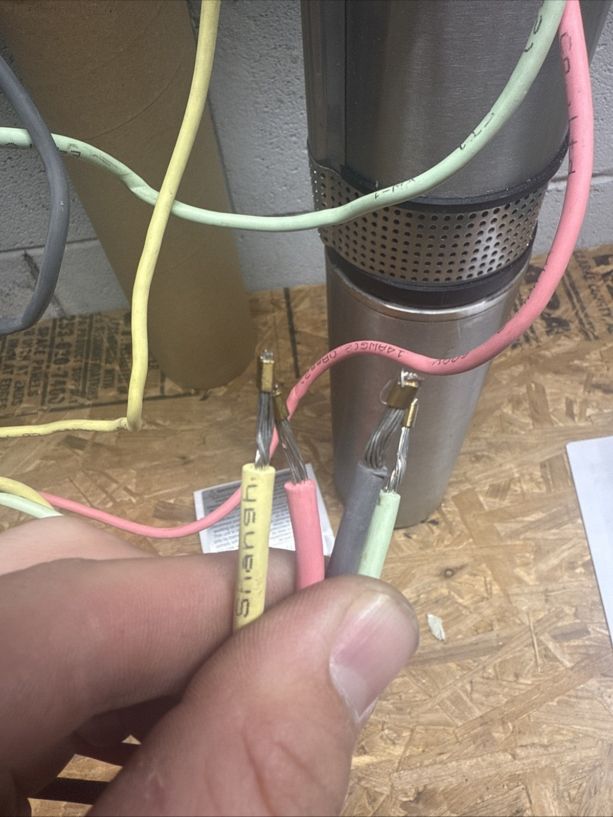 Everbilt 1 HP Submersible 3-Wire Motor 20-GPM Deep Well Potable Water Pump