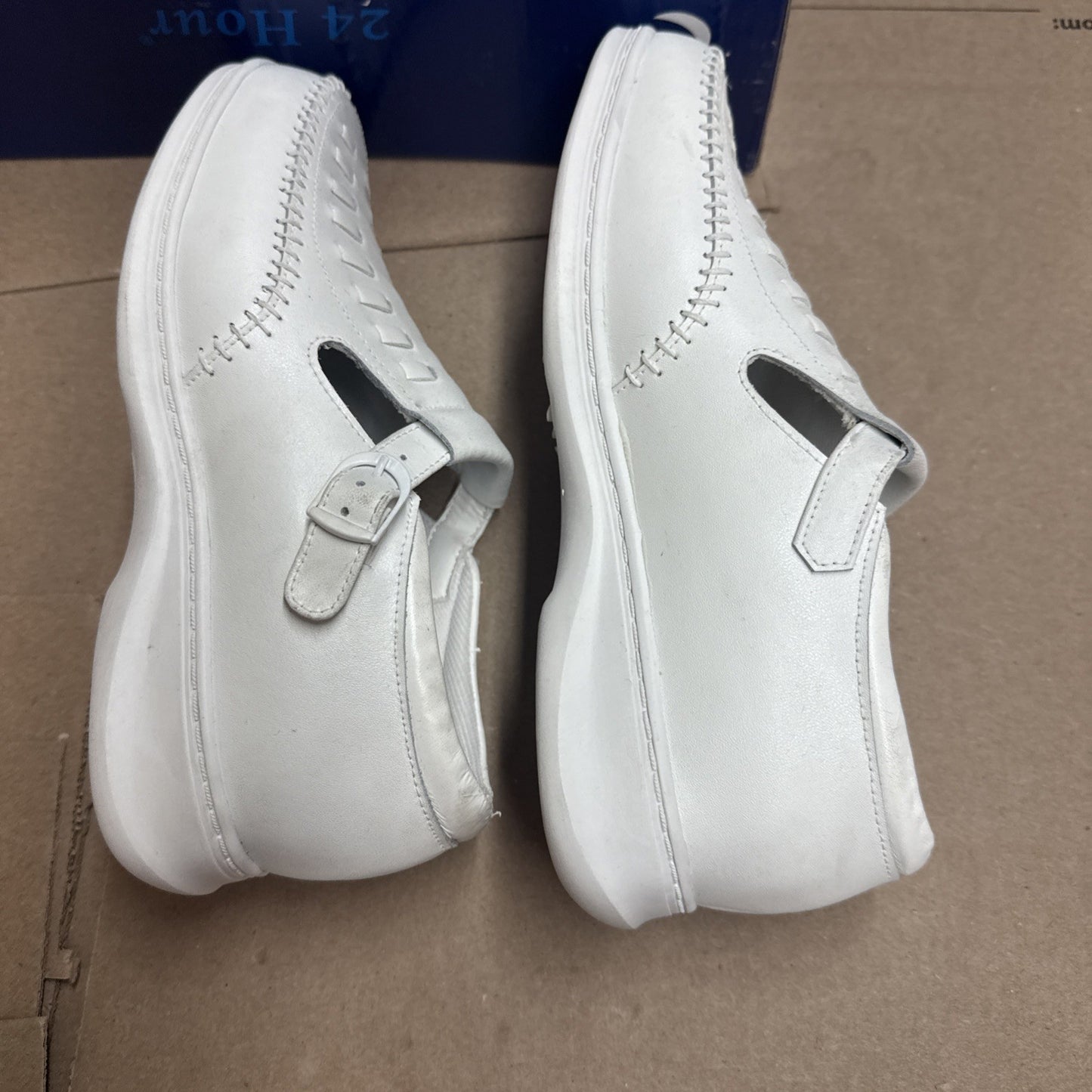 24 HOUR COMFORT Chloe Women's 6 Wide Width Moccasin Design Leather Shoes Nurse