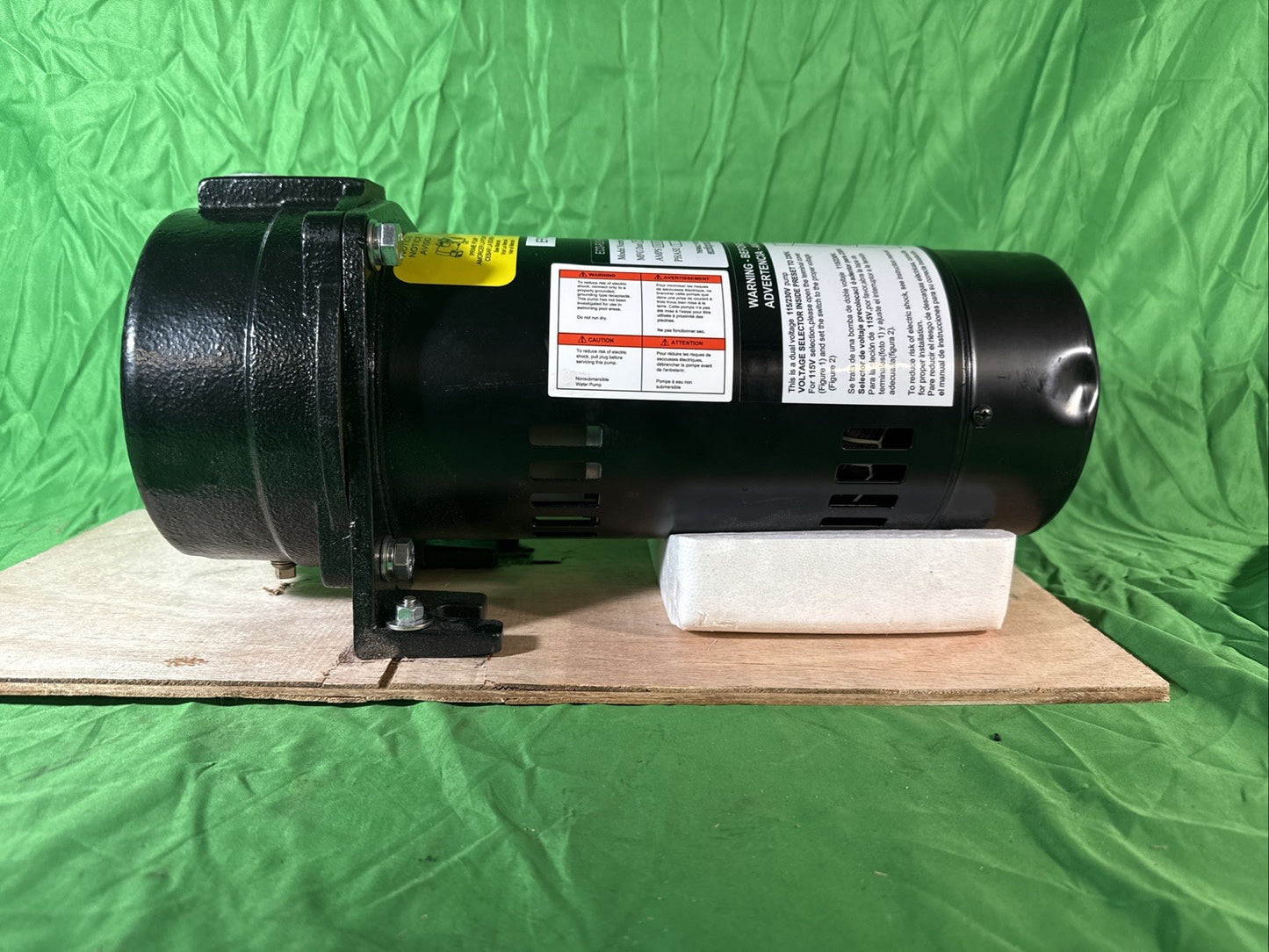 1/2 HP Convertible Deep Well Jet Pump See Pictures Small Dent Back Cover Tested