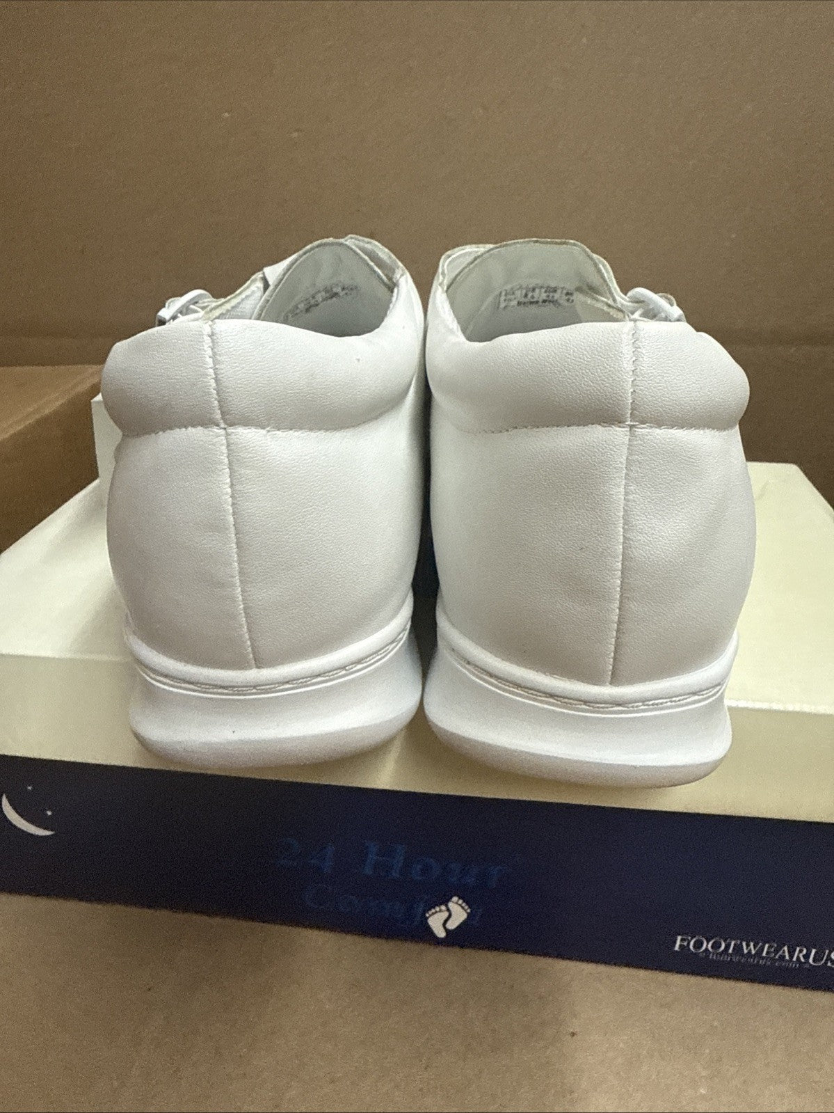 24 HOUR COMFORT Willa Women's Wide Width Leather Shoes size 10.5 nurse