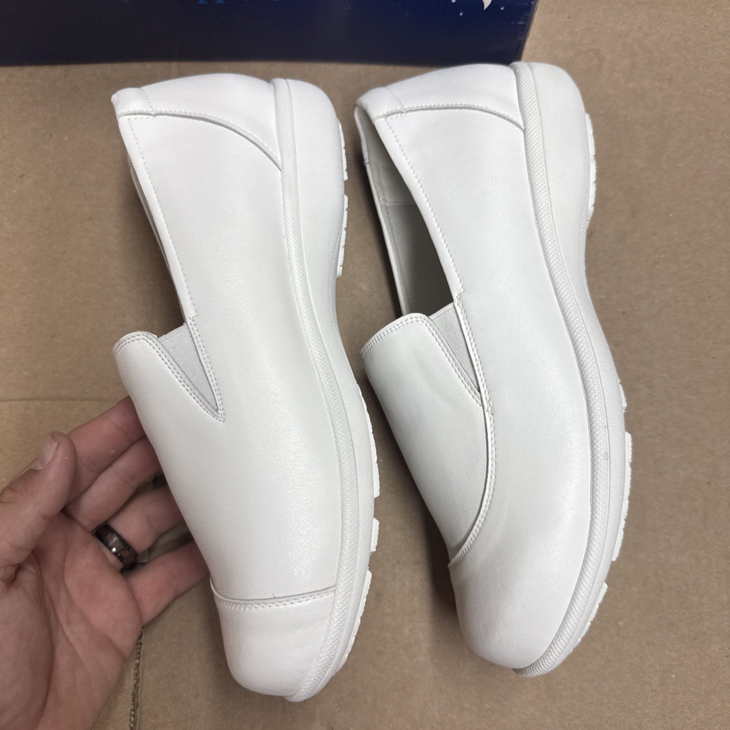 24 HOUR COMFORT Lila Women's 10 Wide Width Leather Slip-On Loafers Nurse