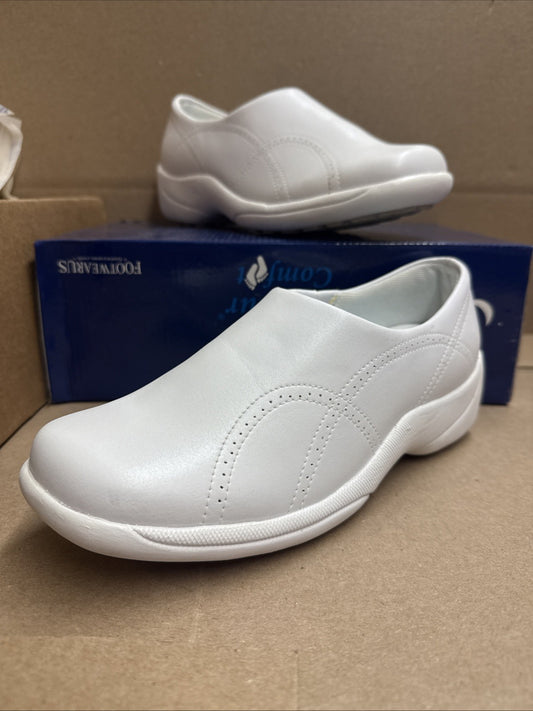 24 HOUR COMFORT Sofia Women's 6.5 Wide Width Slip-On Leather Loafers