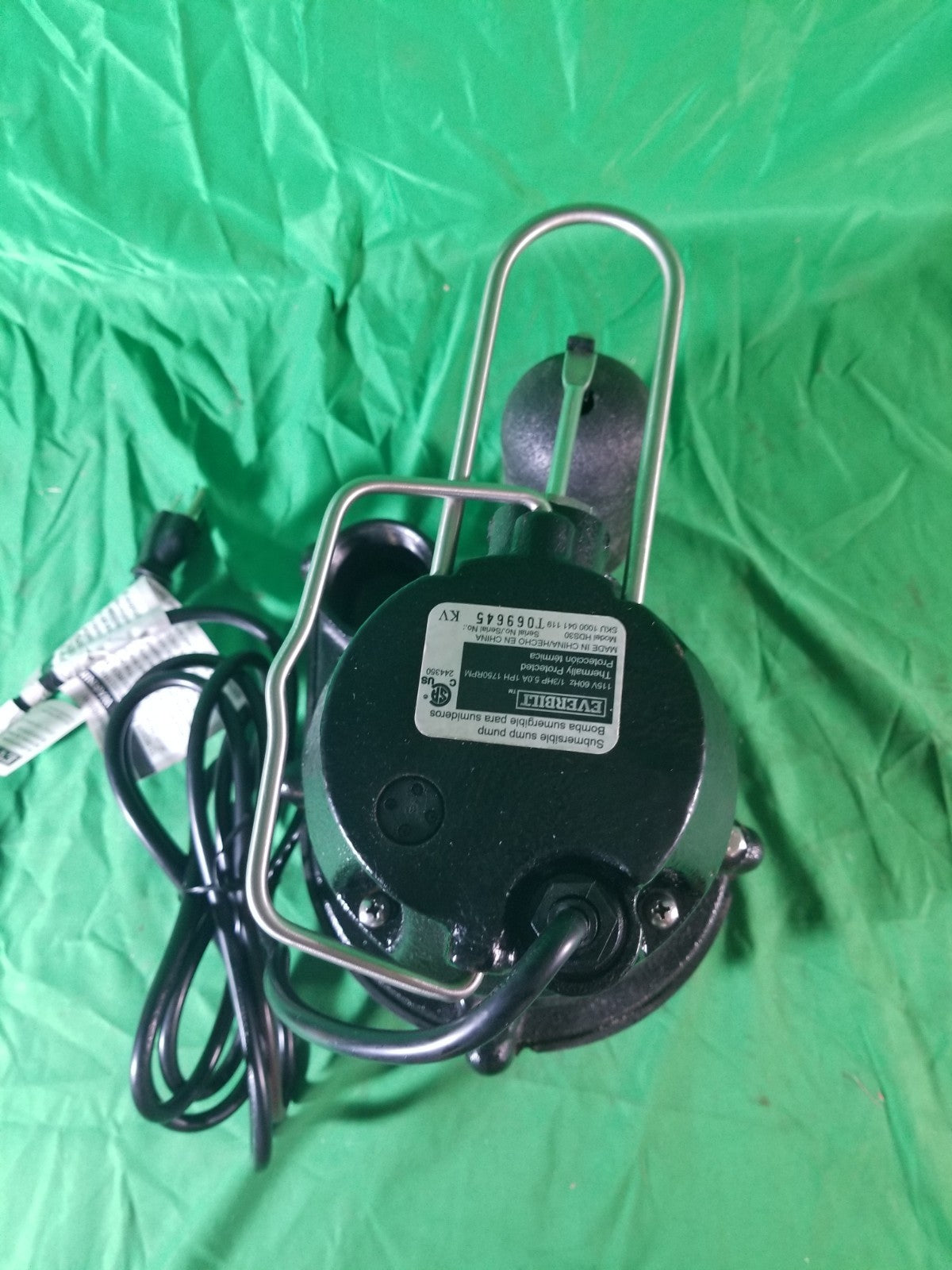 Everbilt 1/3 HP Cast Iron Submersible Sump Pump Excellent Condition