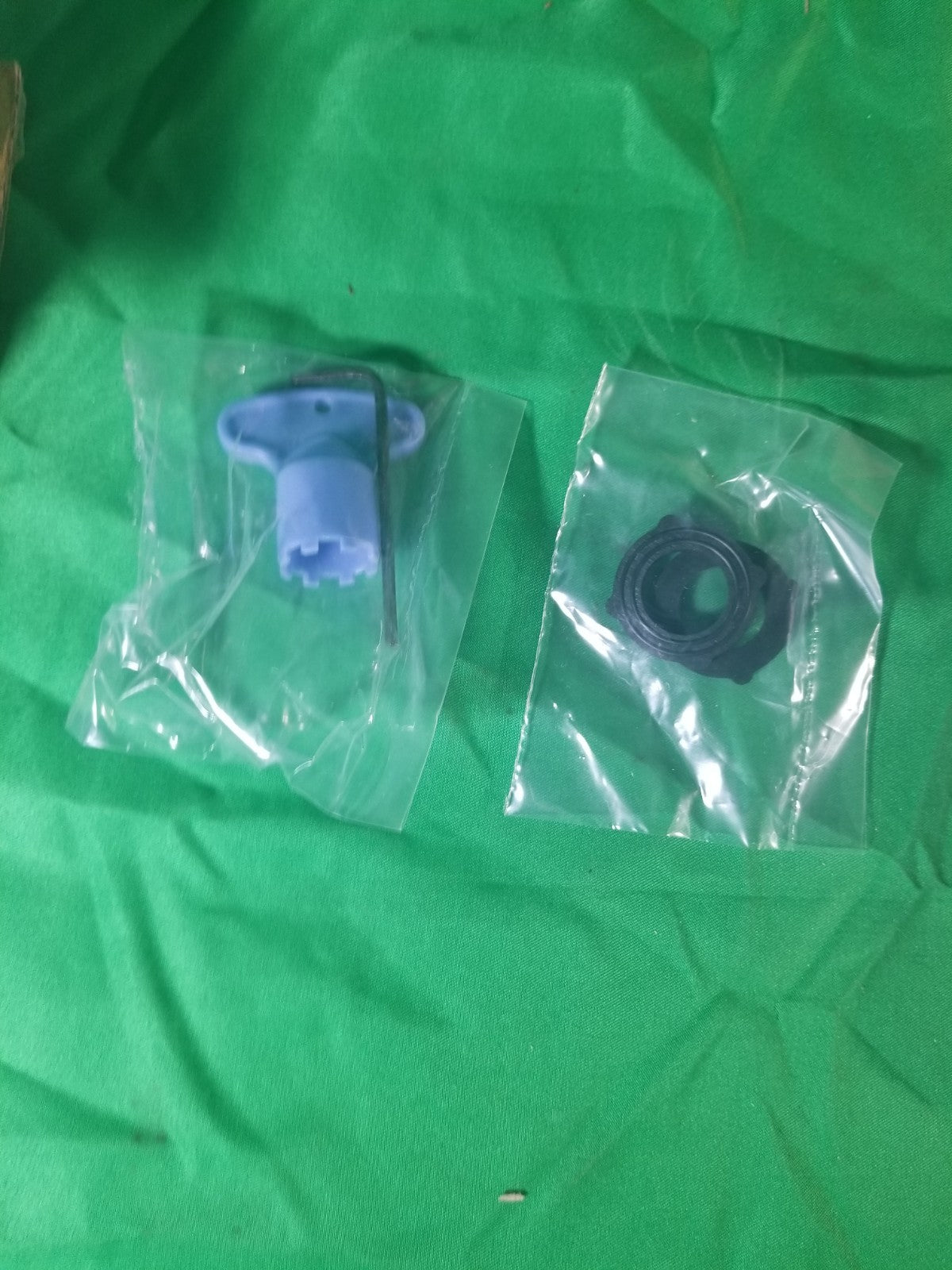 Kingston Brass KS414 Concord 1.8 GPM Widespread Bridge Kitchen - Black