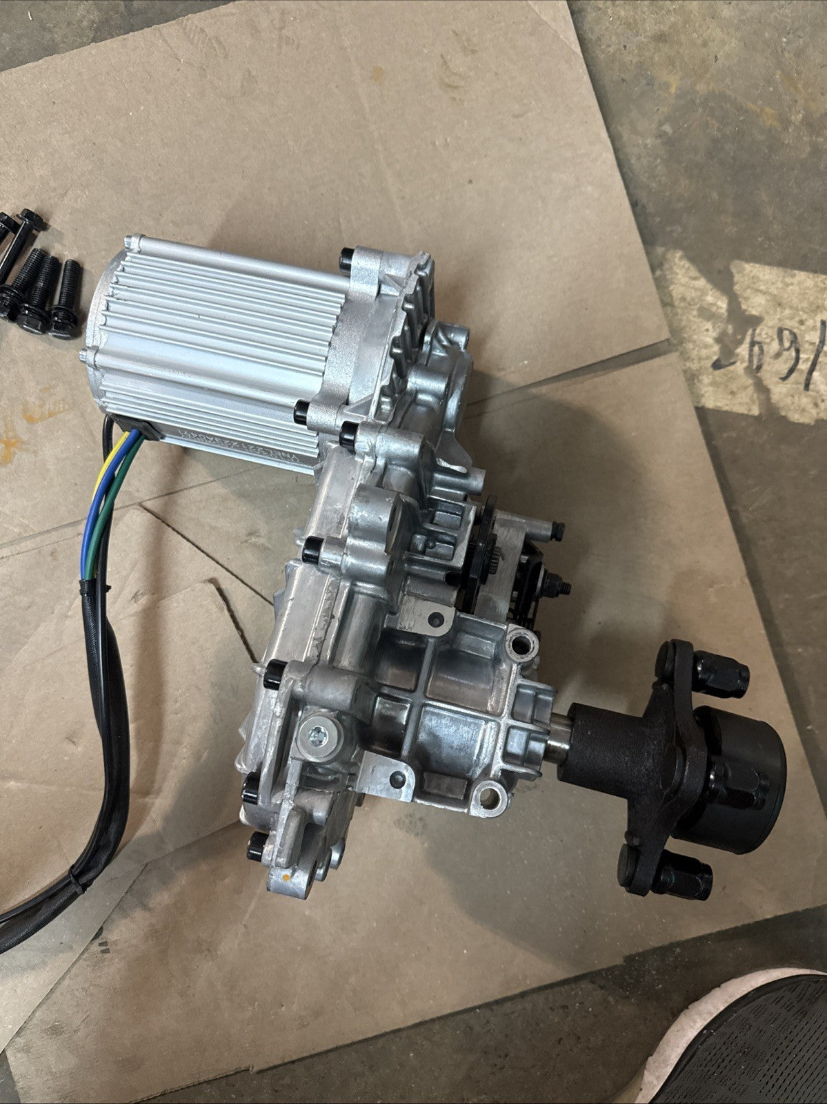 Right  Drive Motor & Transaxle Assembly for Ryobi 42" Z42Li 80v Zero Turn Mower