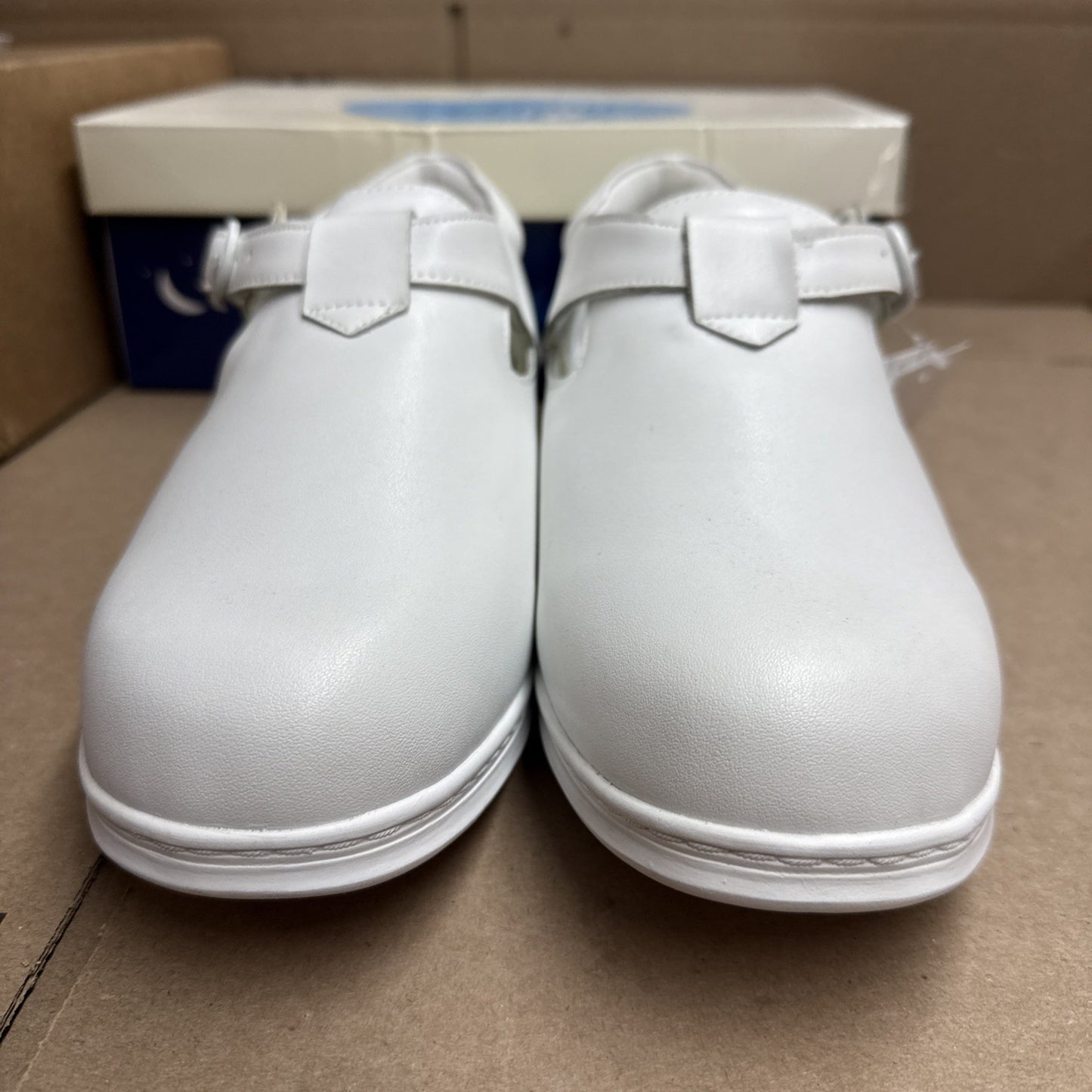 24 HOUR COMFORT Willa Women's Wide Width Leather Shoes size 11 nurse
