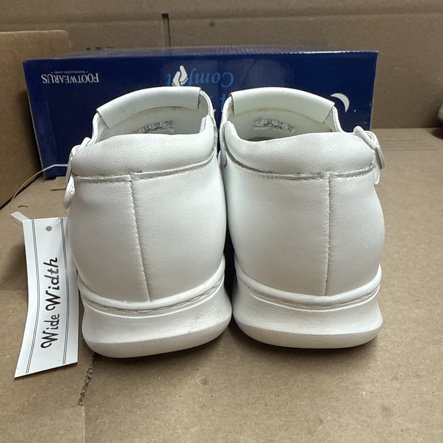 24 HOUR COMFORT Chloe Women's 7 Wide Width Moccasin Design Leather Shoes Nurse