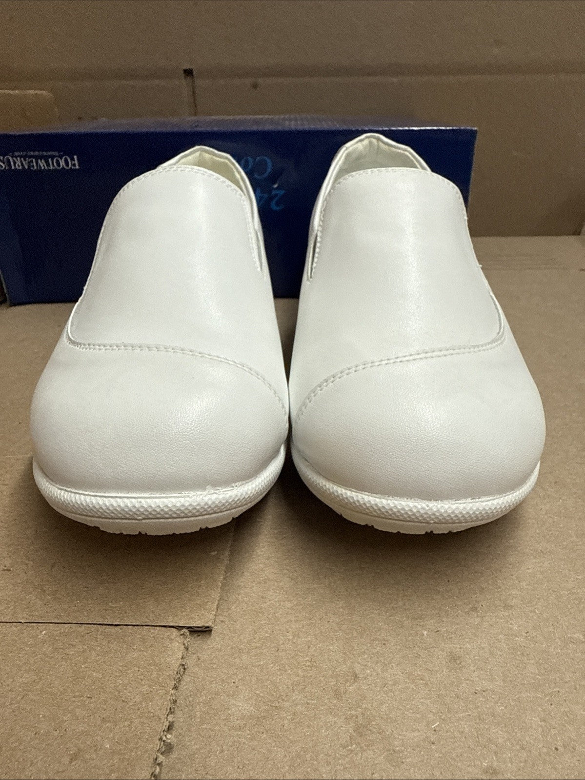 24 HOUR COMFORT Lila Women's 7.5 Wide Width Leather Slip-On Loafers Nurse