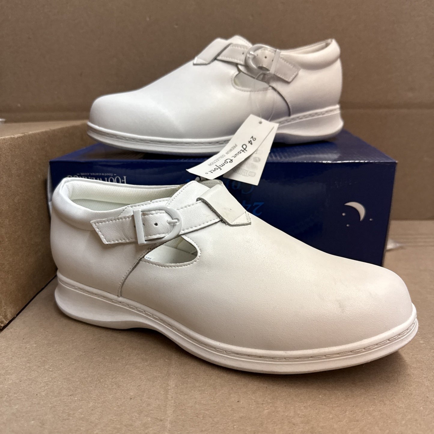 24 HOUR COMFORT Willa Women's Wide Width Leather Shoes size 8 nurse