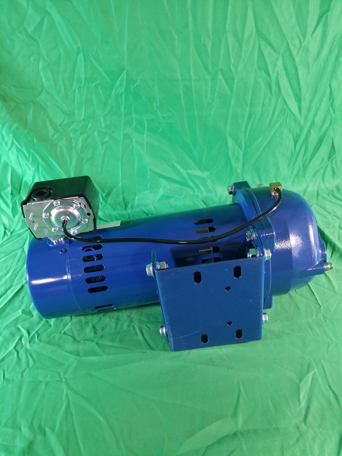 Everbilt 1 HP Professional Convertible Jet Pump NEW OPEN BOX*