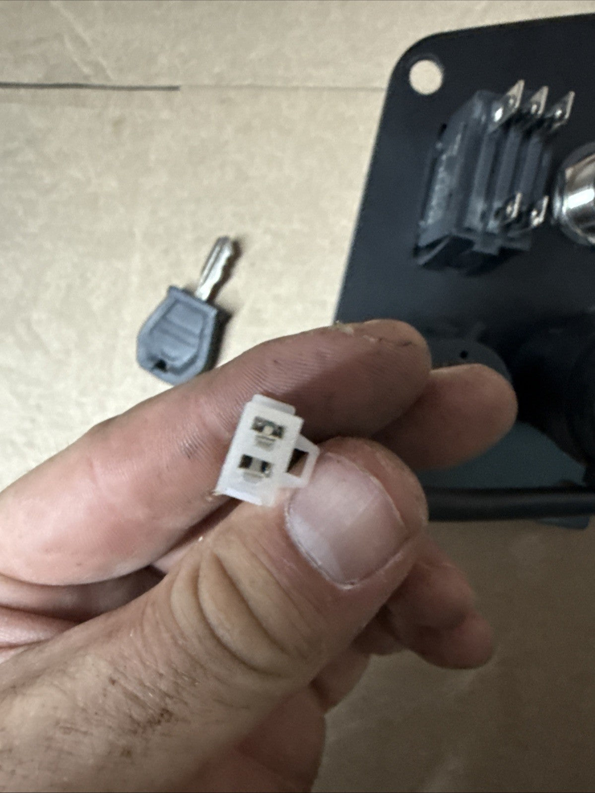 RYOBI Z42Li 80V HP 42" Key Switch, PTO, USB, Clear Bagger Chute. key included.