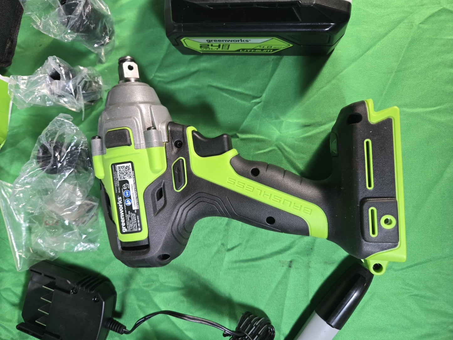 Greenworks 24V Cordless Impact Wrench 1/2" 400Nm with 4Ah Battery and 2A Charger