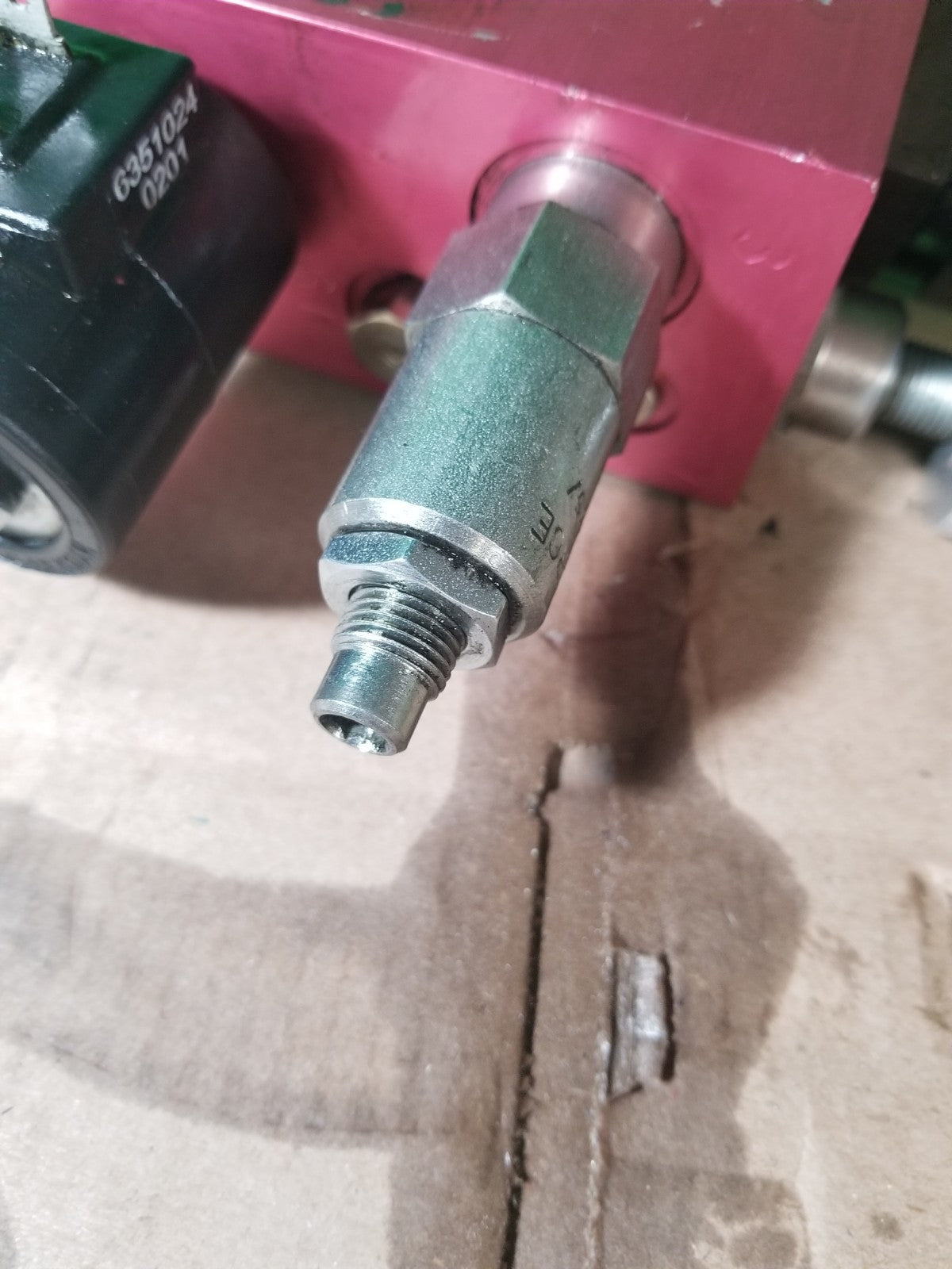 Raymond Lift Lower Valve Manifold 520-872/100 EASI-OPC30TT