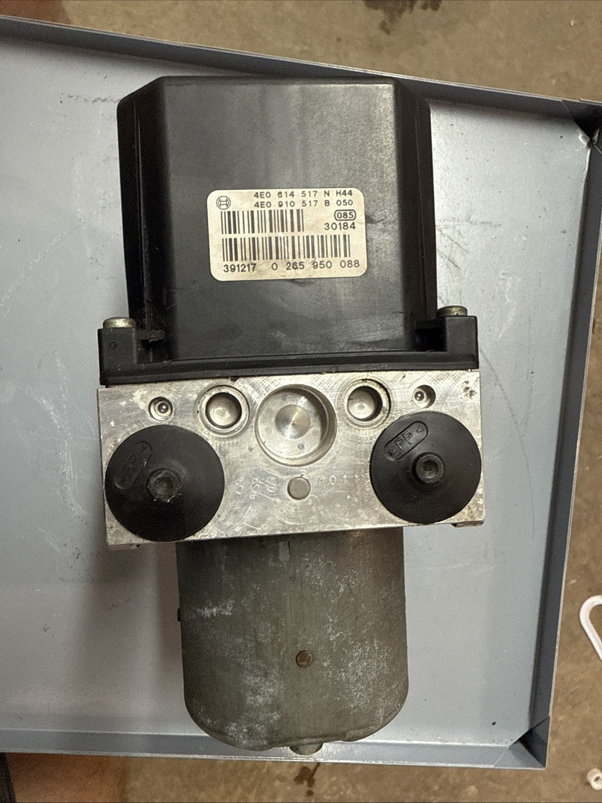 04-08 Audi A8 Quattro Anti Lock ABS Brake Pump 4E0 614 517 N