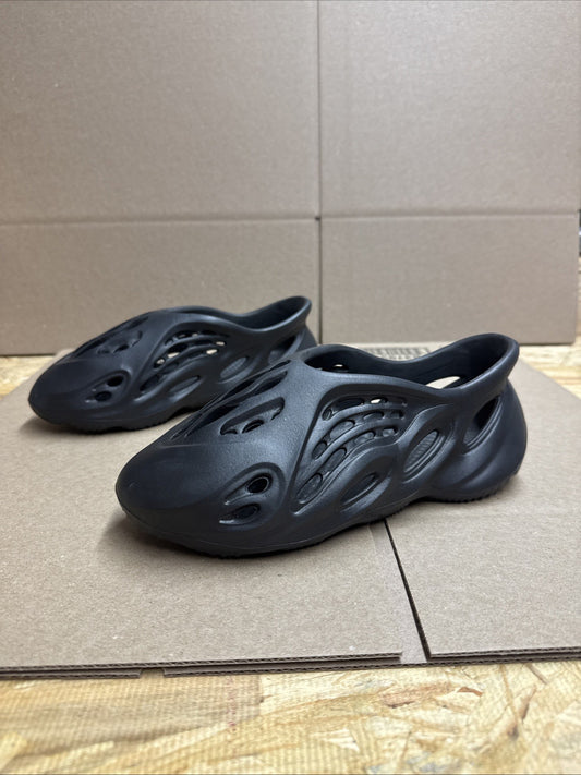 Unbranded Foam Runners Onyx Size 34/35 EU Unisex