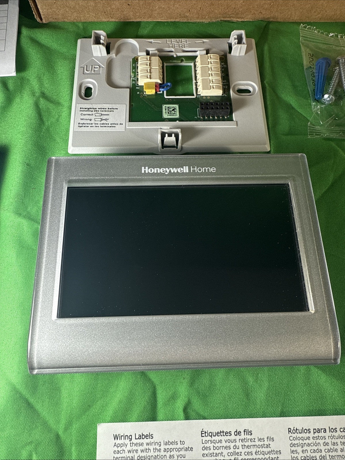 Honeywell Home RTH9585WF1004 Wi-Fi Smart Thermostat - Silver