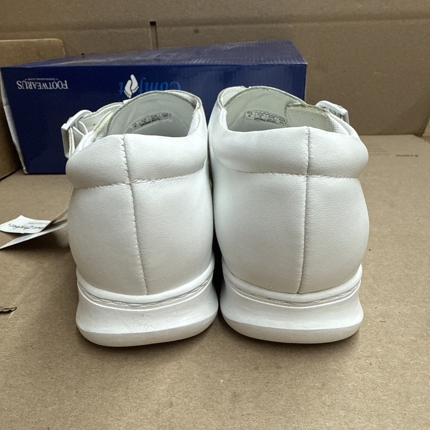 24 HOUR COMFORT Willa Women's Wide Width Leather Shoes size 8 nurse