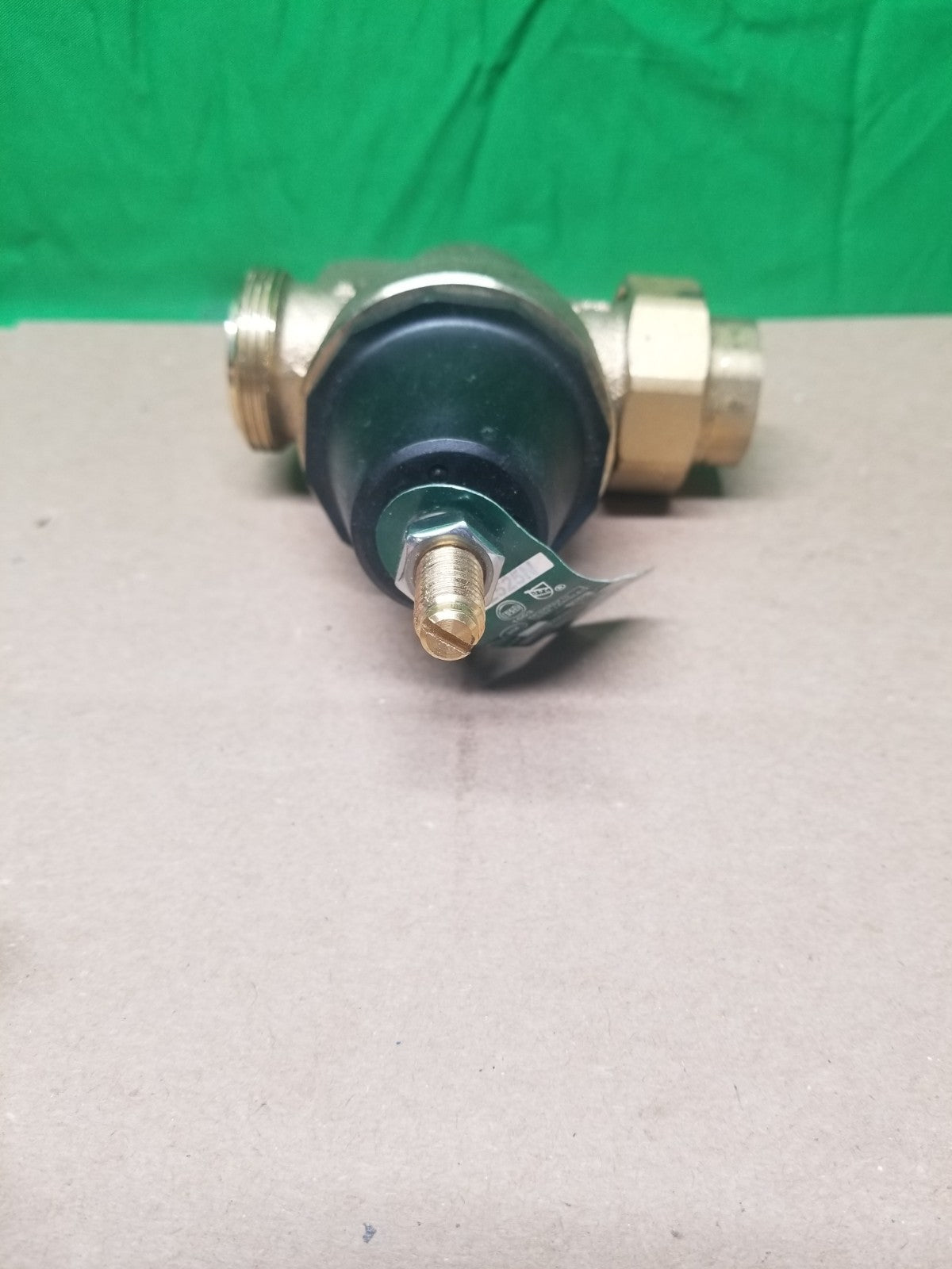 Watts 3/4” In-Line Water Pressure Reducing Valve (Female, Brass, Lead Free) NOB