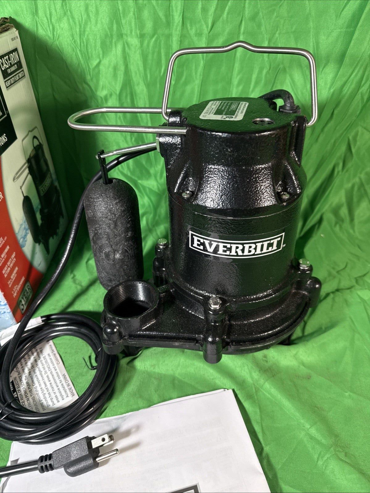 Everbilt 1/3 HP Cast Iron Submersible Sump Pump NEW open Box