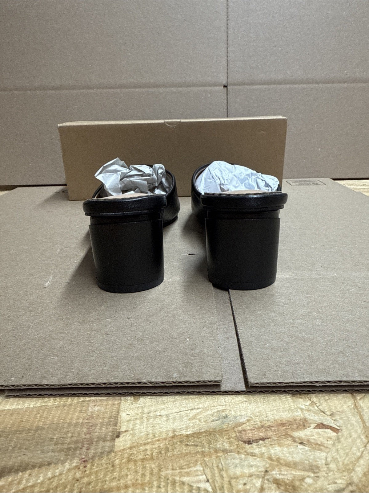 Women’s 8 pointed toe V cut mules chunky black heels slip on clogs office slide