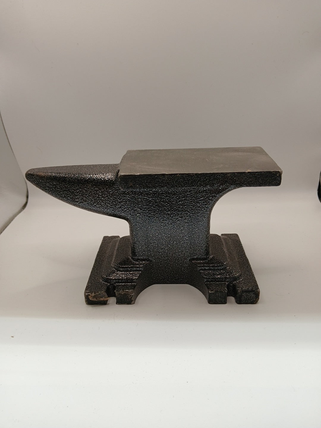 9pound Cast Iron Hobby Anvil 38789 Gray