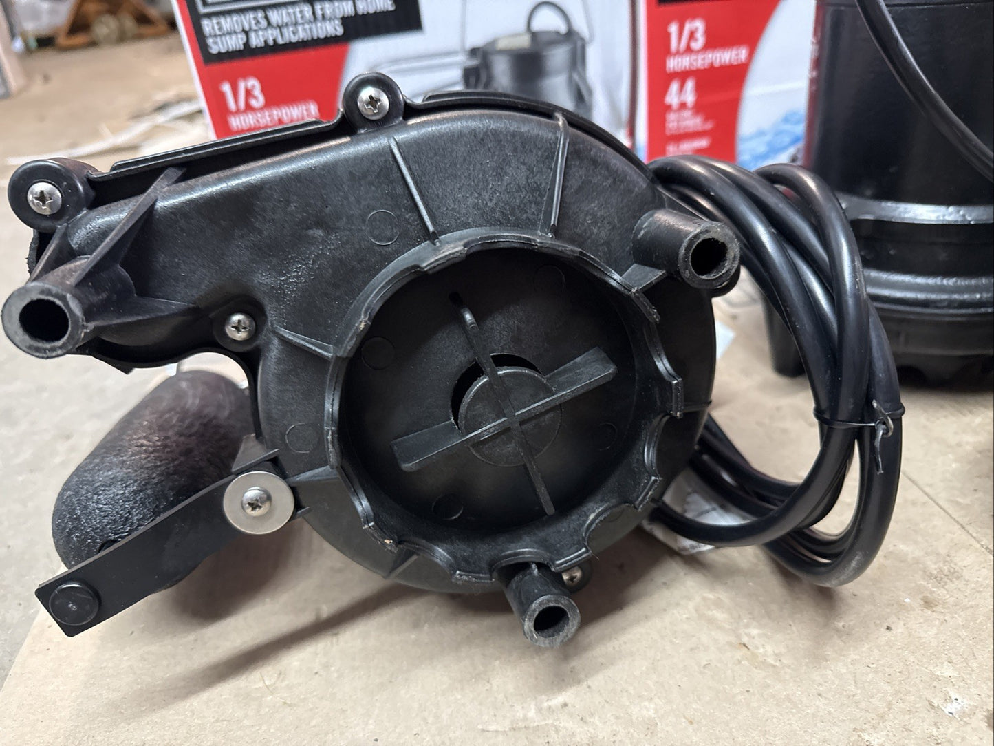 Everbilt 1/3 HP Cast Iron Submersible Sump Pump NEW open Box