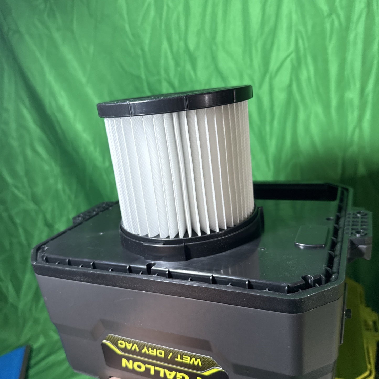 RYOBI 18V Cordless 1 Gal. Wet/Dry Vacuum TOOL ONLY PCL733B