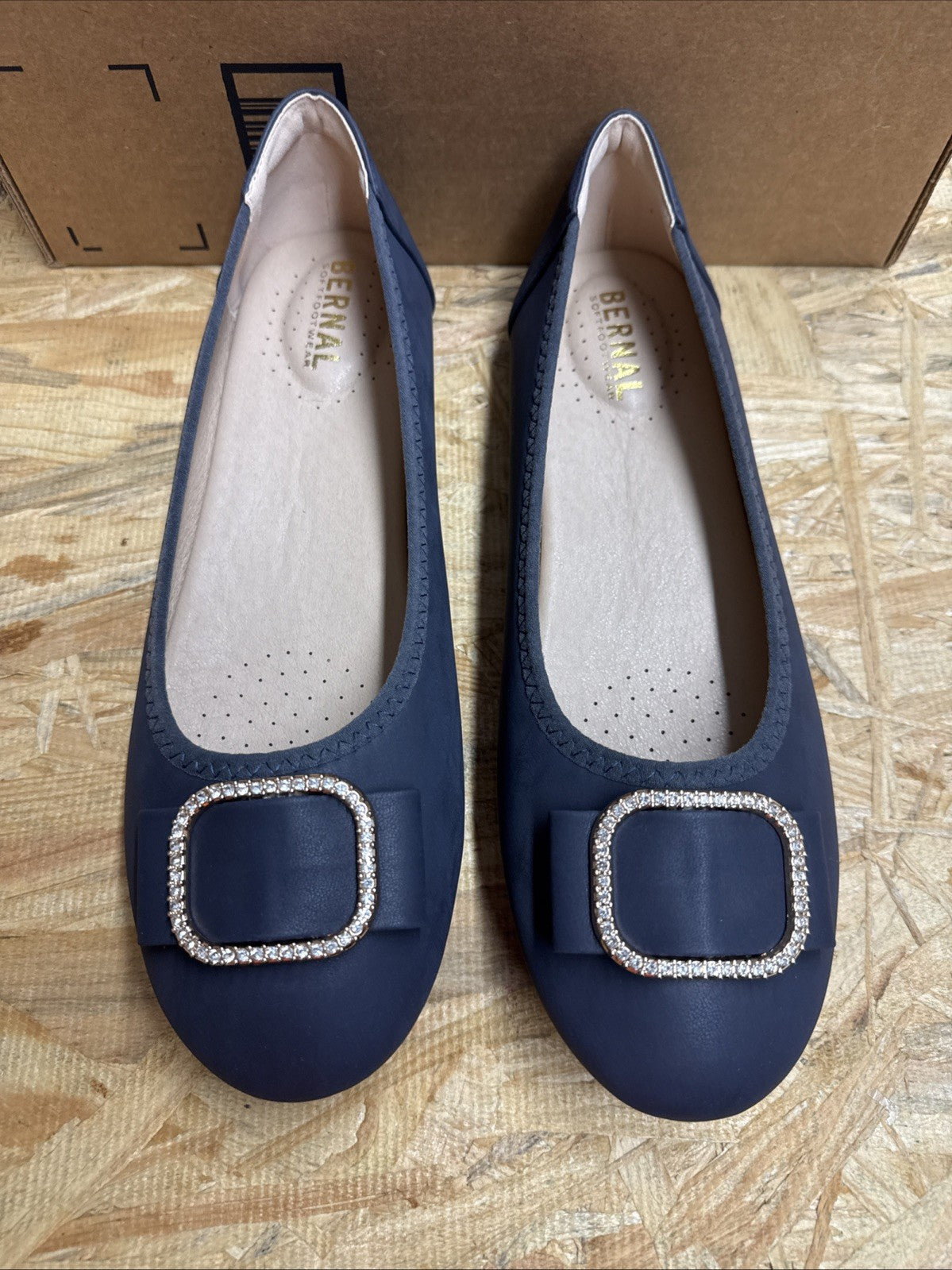 Bernal Women’s navy blue flat shoes w/ Crystal Ornament Comfort Sole Size 11