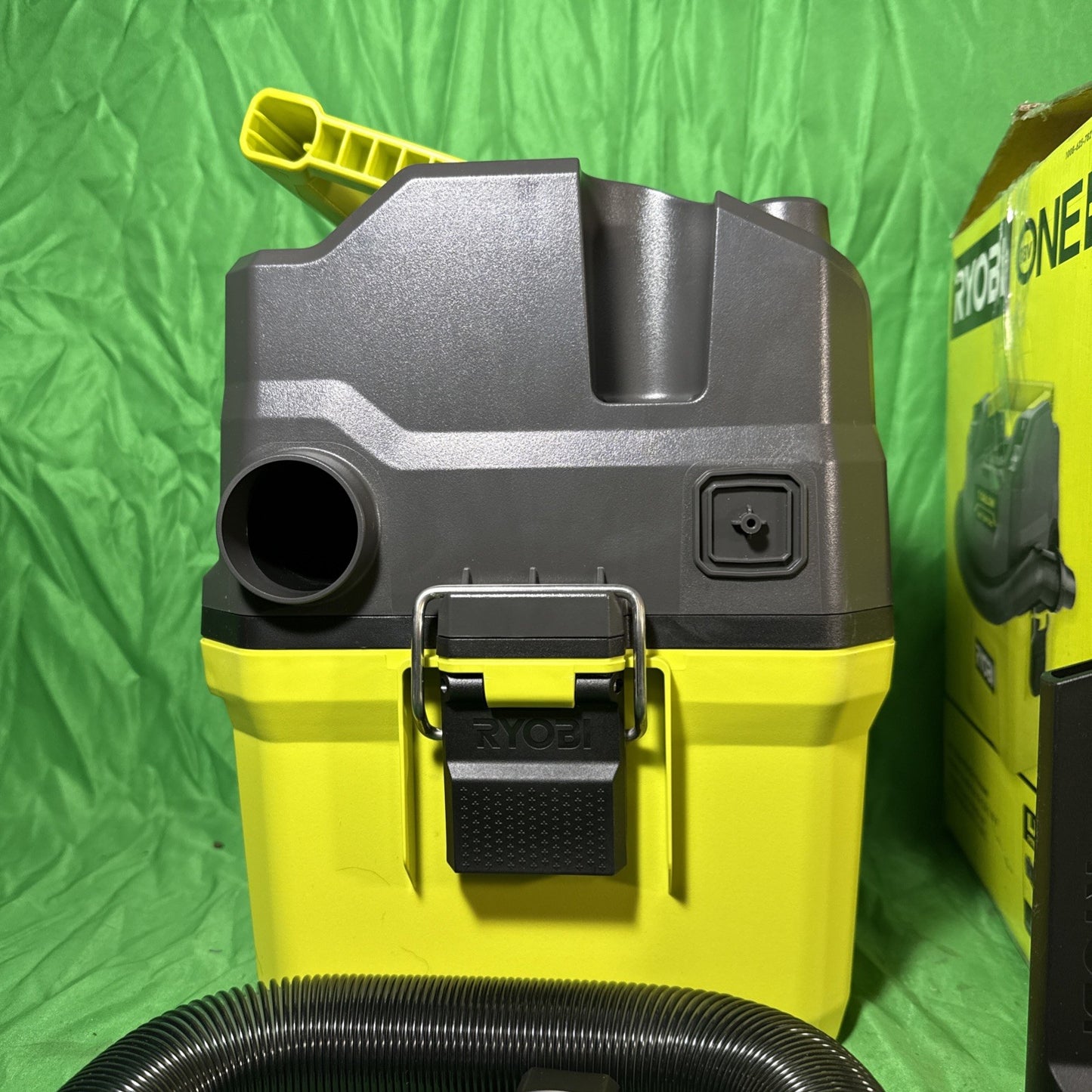 RYOBI 18V Cordless 1 Gal. Wet/Dry Vacuum TOOL ONLY PCL733B