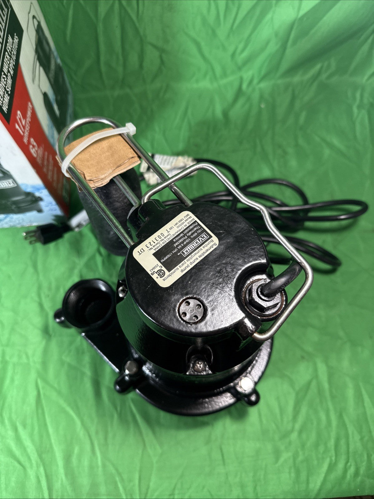 Everbilt 1/2 HP Cast Iron Sump Pump Model # HDS50 OPEN BOX.