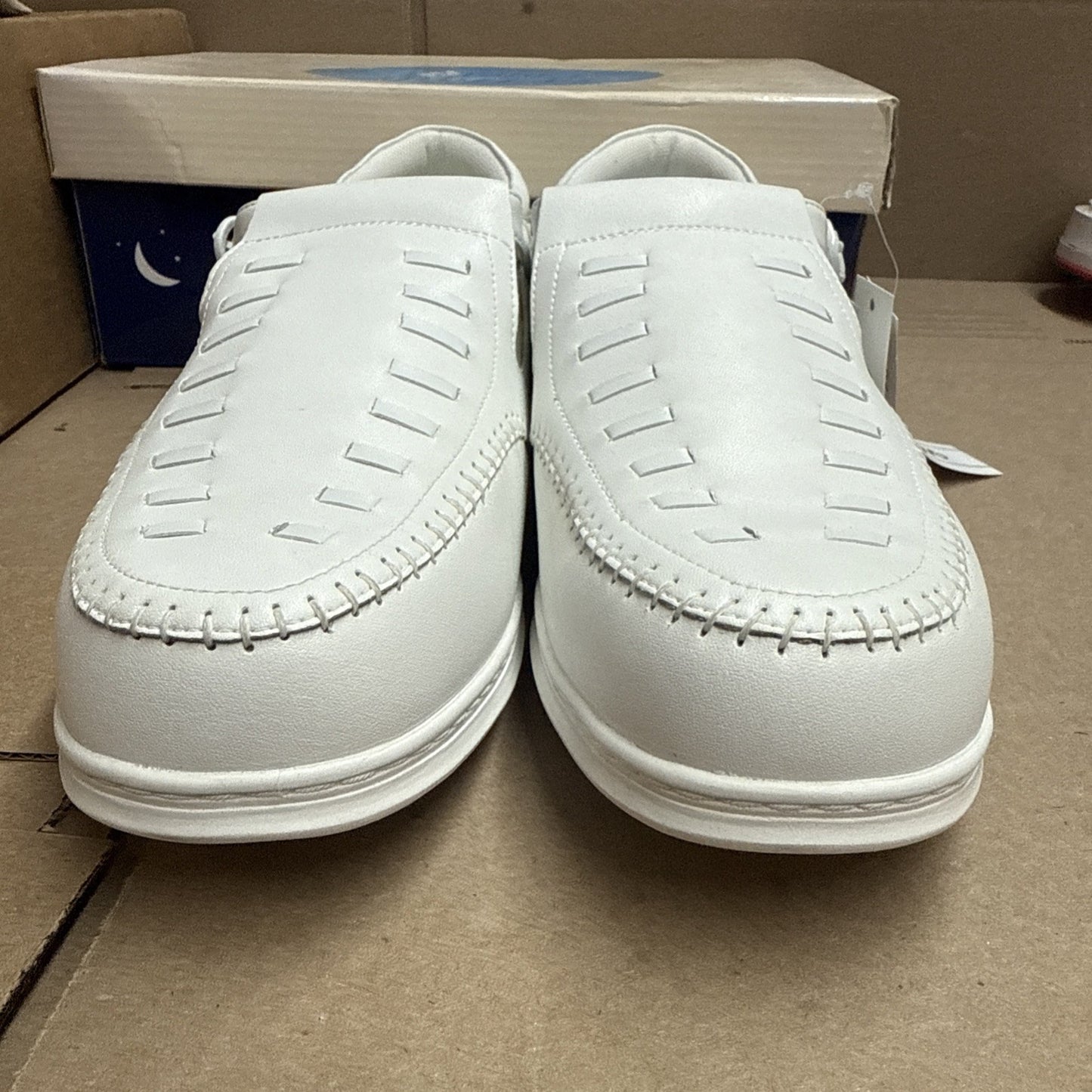 24 HOUR COMFORT Chloe Women's 10.5 WideWidth Moccasin Design Leather Shoes Nurse