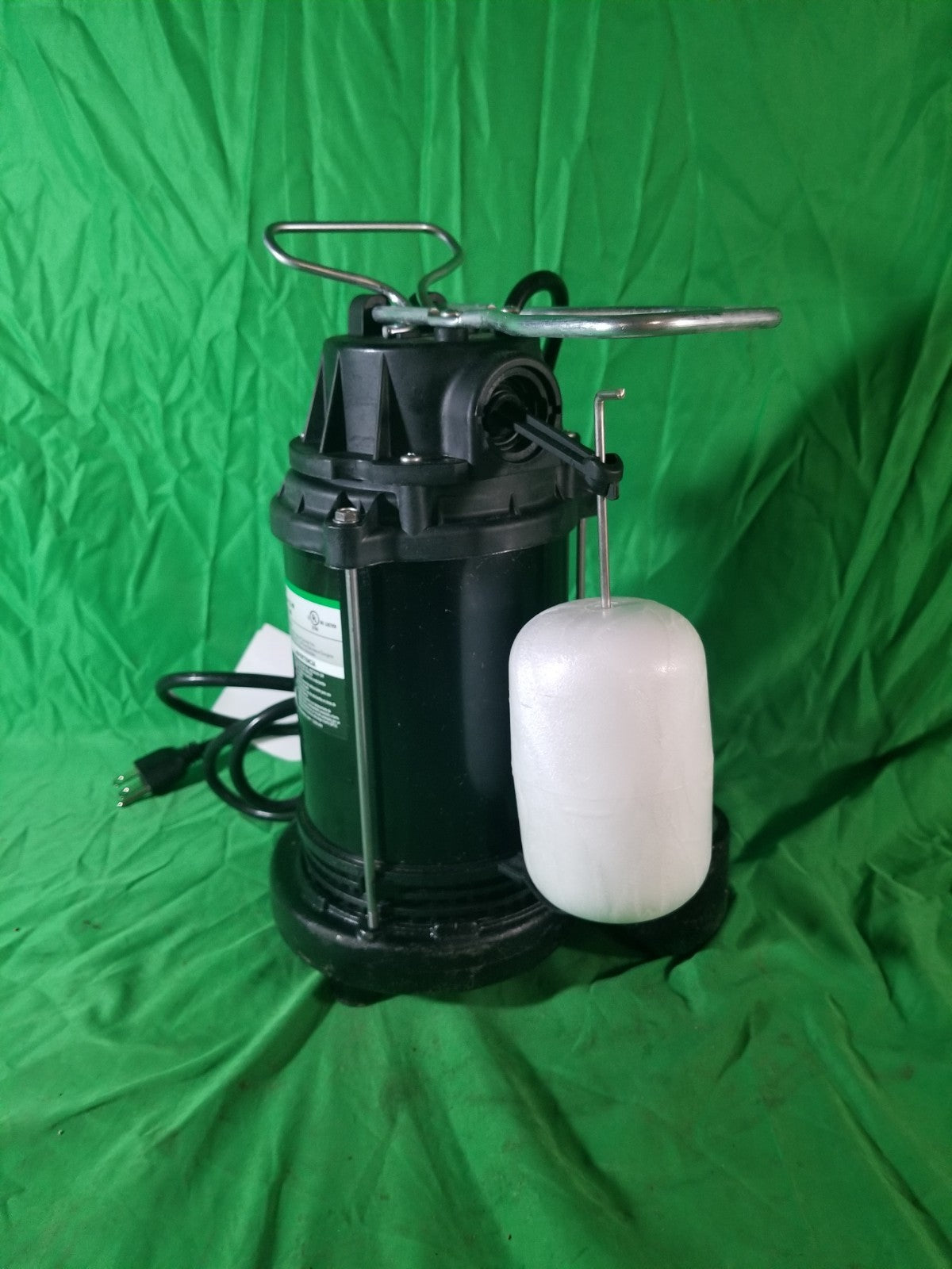 WAYNE CDU800 1/2 HP Submersible Cast Iron and Steel Sump Pump With Integrated