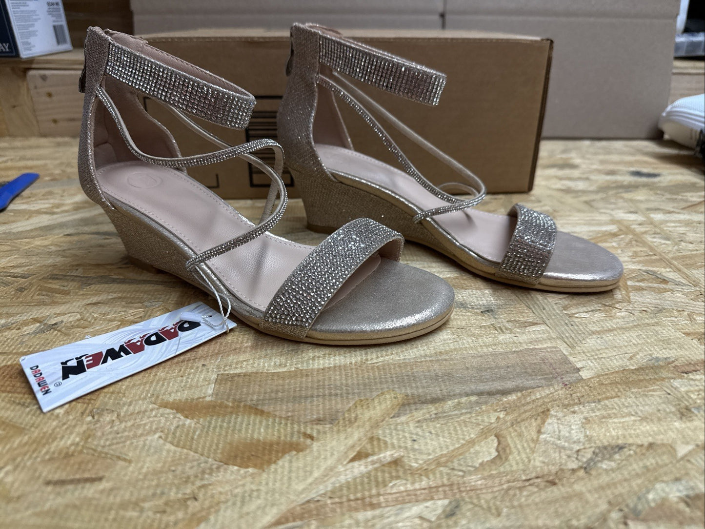 Dadawan Women’s open toe ankle strap glitter gold low wedge sandals Size 6 Pumps