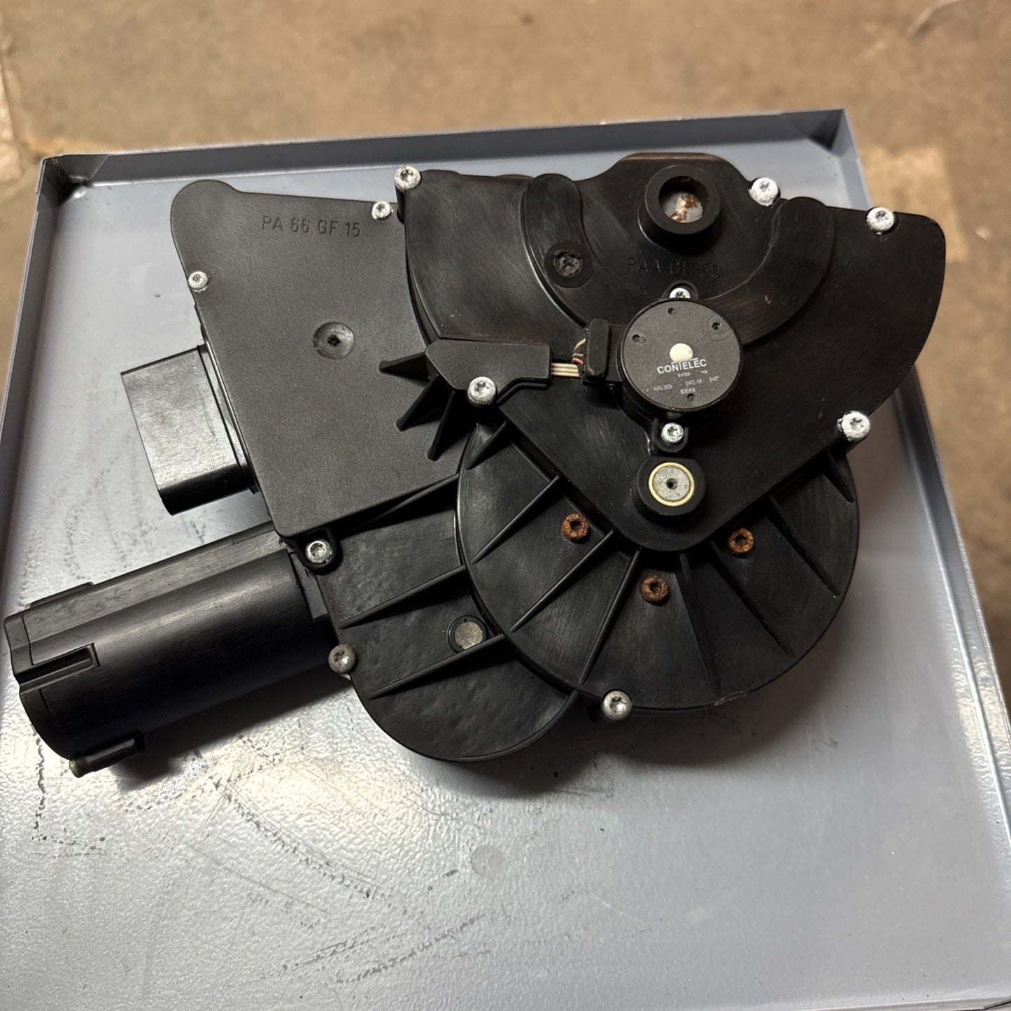 2004-2010 AUDI A8 S8 D3 Trunk Lid Motor Actuator Pull Down 4E0827852G OEM