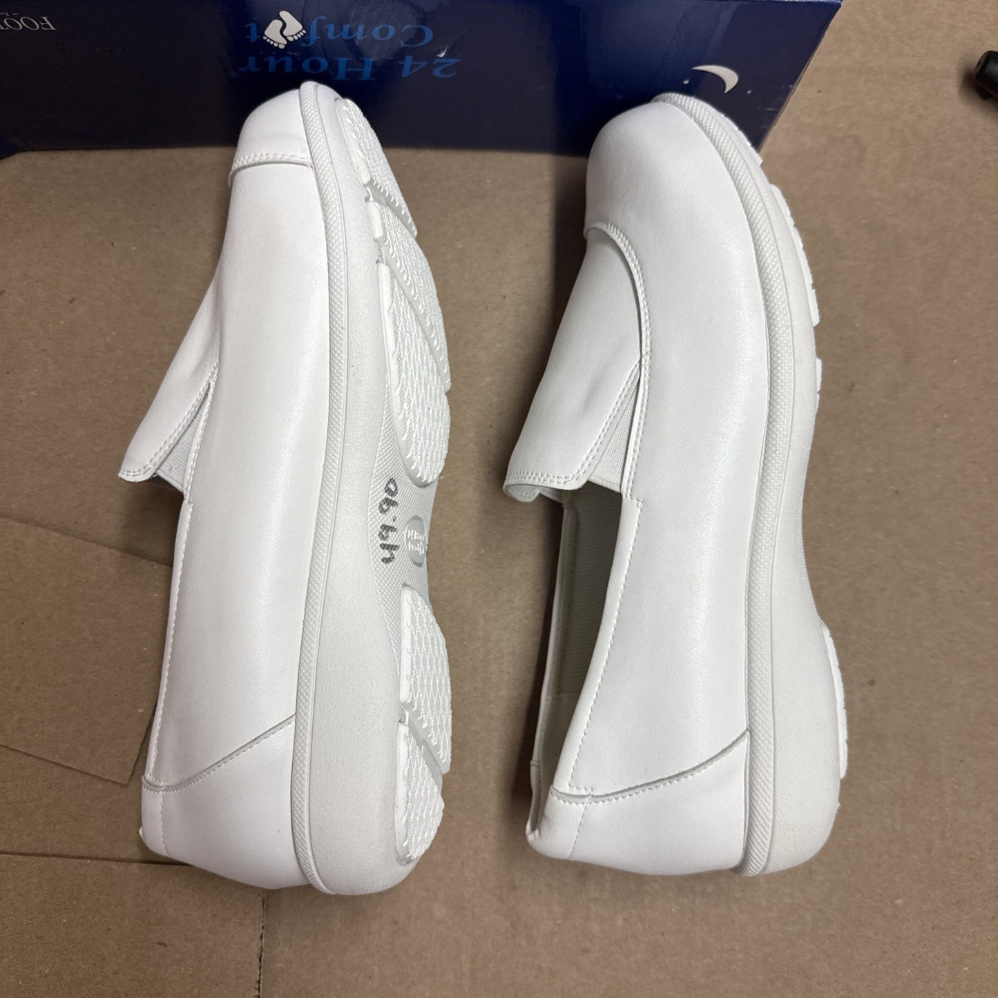 24 HOUR COMFORT Lila Women's 8.5 Wide Width Leather Slip-On Loafers Nurse