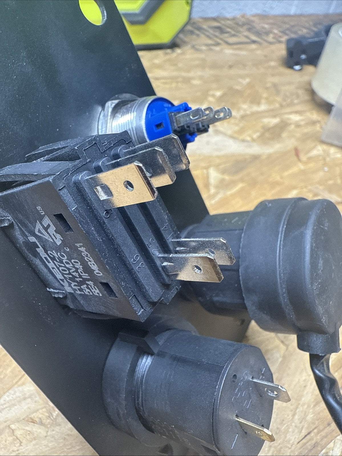 RYOBI Z30Li 80V HP 30" Key Switch, PTO, USB, Clear Bagger Chute. key included.