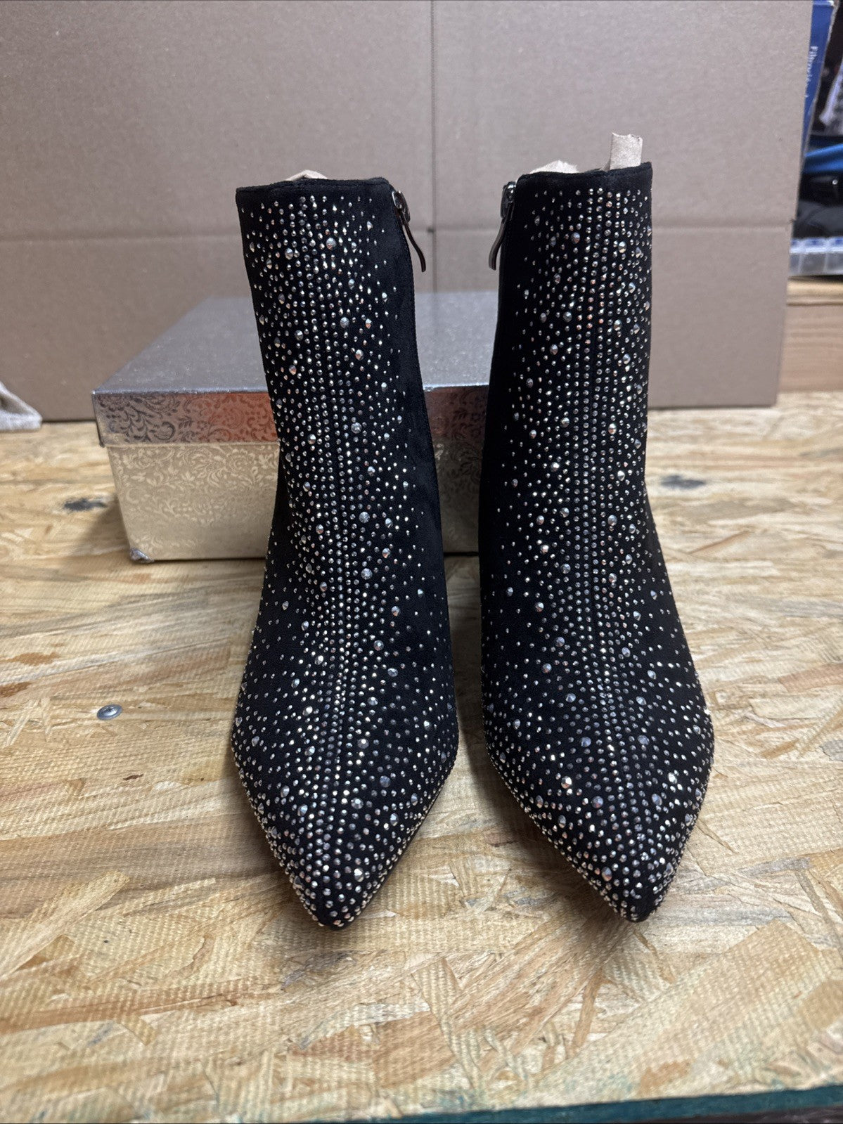 Women’s sparkly rhinestone block heel ankle bootie black suede sidezipper Size 8