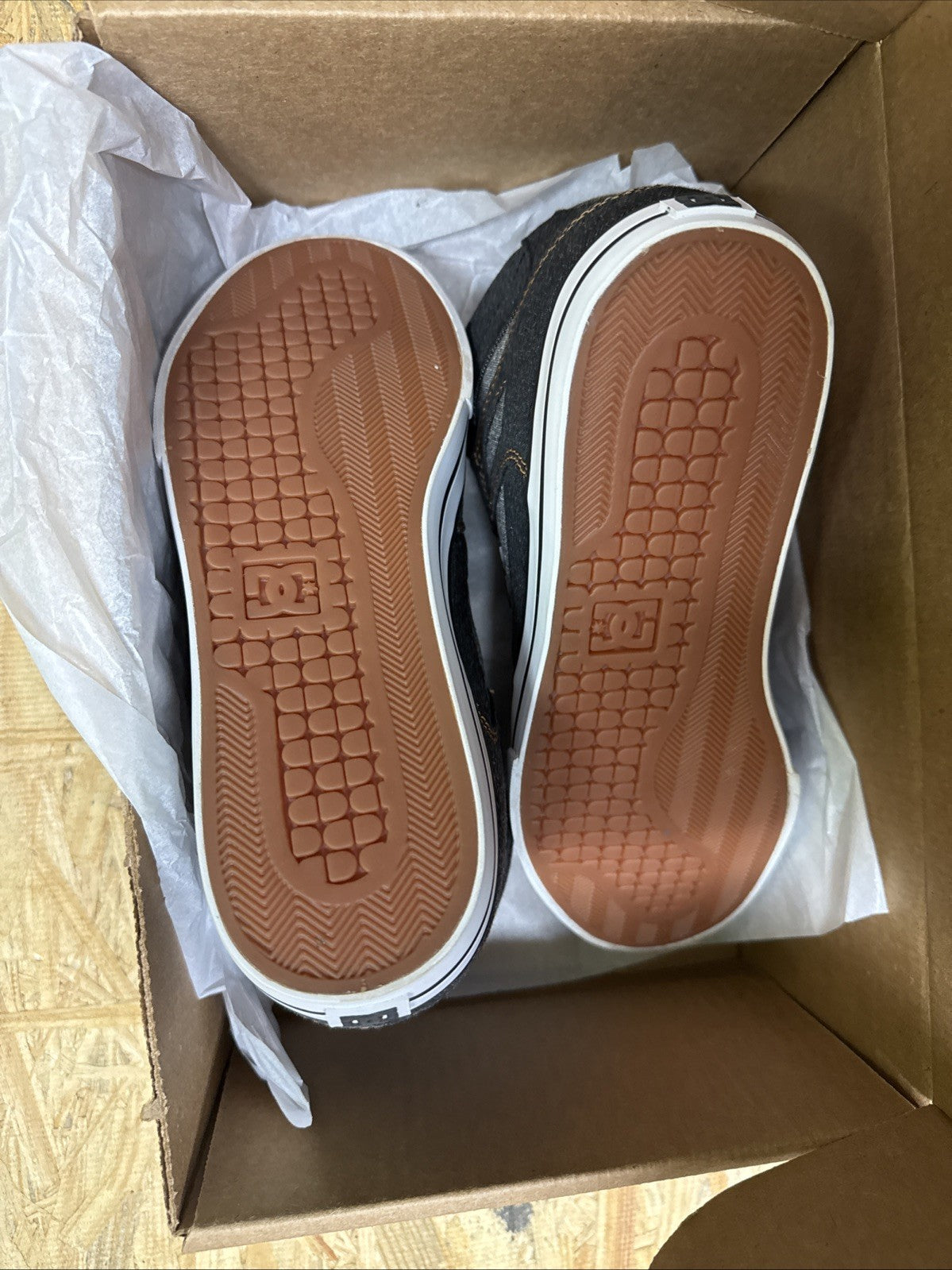 DC Pure High Top WC Shoes / sneakers 400043-1AB Size 8 NEW