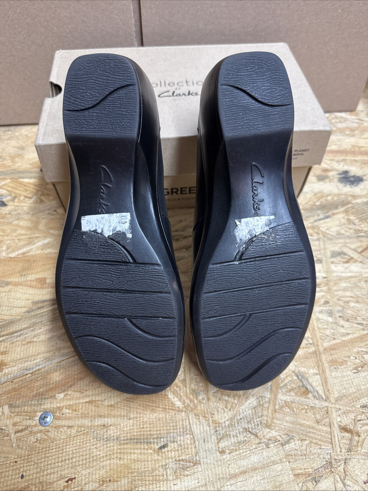 Clarks Womens May Marigold Black Heels Size 7 (2504229)