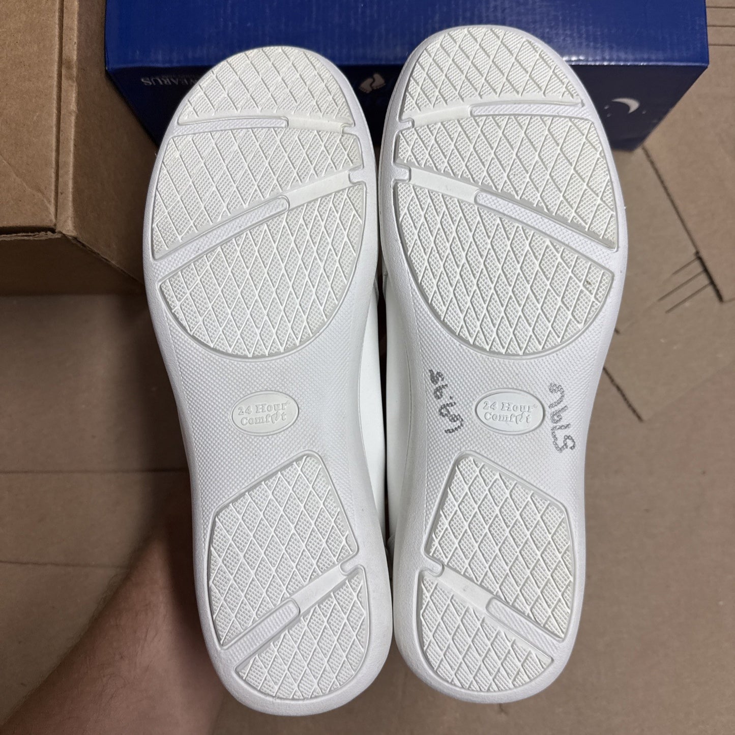 24 HOUR COMFORT Ester Women's 10.5 Wide Width Slip-On Leather Loafers Nurse